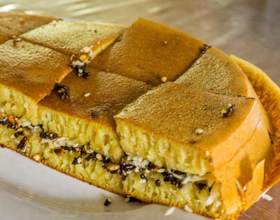 Bahan-bahan untuk membuat martabak manis teflon anti gagal